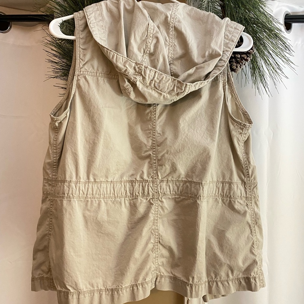 Vest - Picture 4 of 4